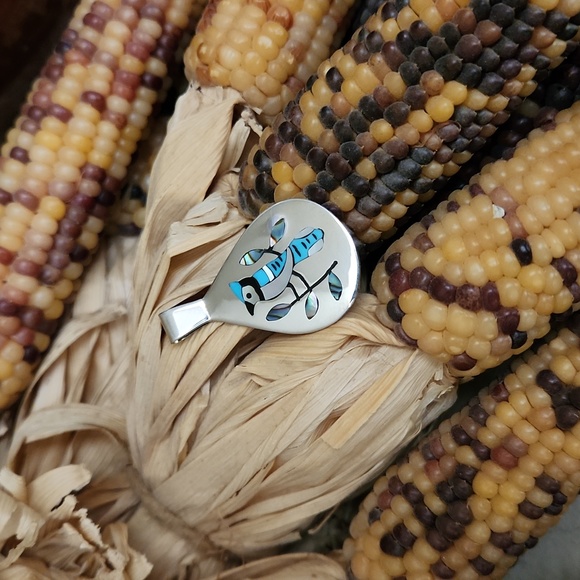 NWOT Native American Zuni Turquoise Inlay Blue Jay Pendant ๐ ๐ฆ - Picture 11 of 11